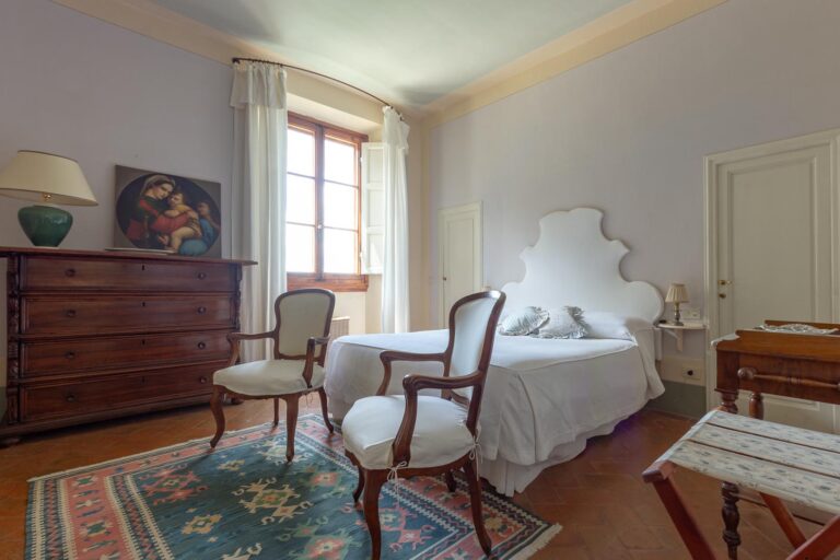 Room Pico Villa di Tizzano Luxury Holidays in Tuscany