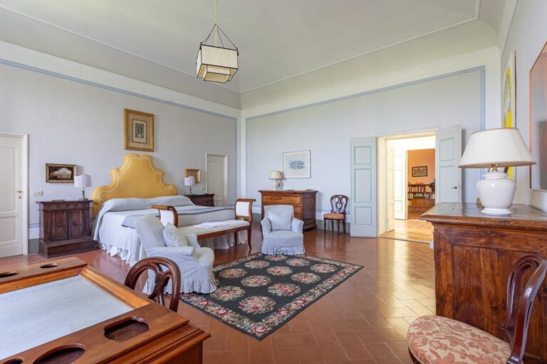 Room Liz Taylor - Villa di Tizzano Luxury Holidays in Tuscany