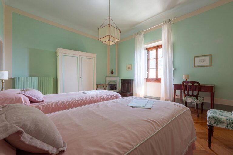 Room Rosa - Villa di Tizzano Luxury Holidays in Tuscany