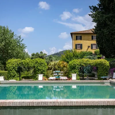 Swimming Pool - Villa di Tizzano Luxuty Holidays in Tuscany