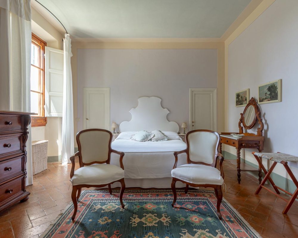 Room Pico Villa di Tizzano Luxury Holidays in Tuscany